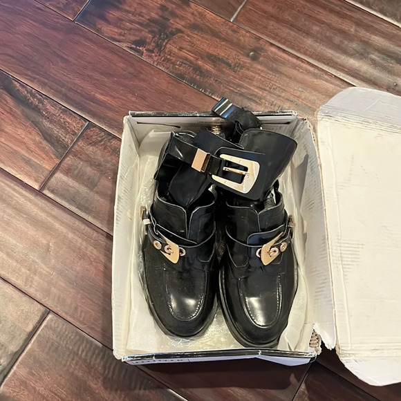 Jessica Buurman Black Shoes with Gold buckles Size 37 - Picture 2 of 7